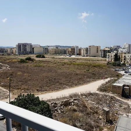 Bright And Spacious In Seaside Town San Pawl il-Baħar