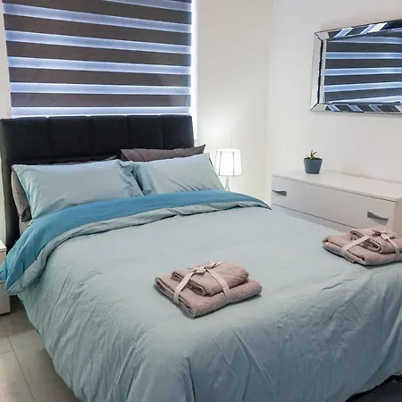 Bright And Spacious In Seaside Town